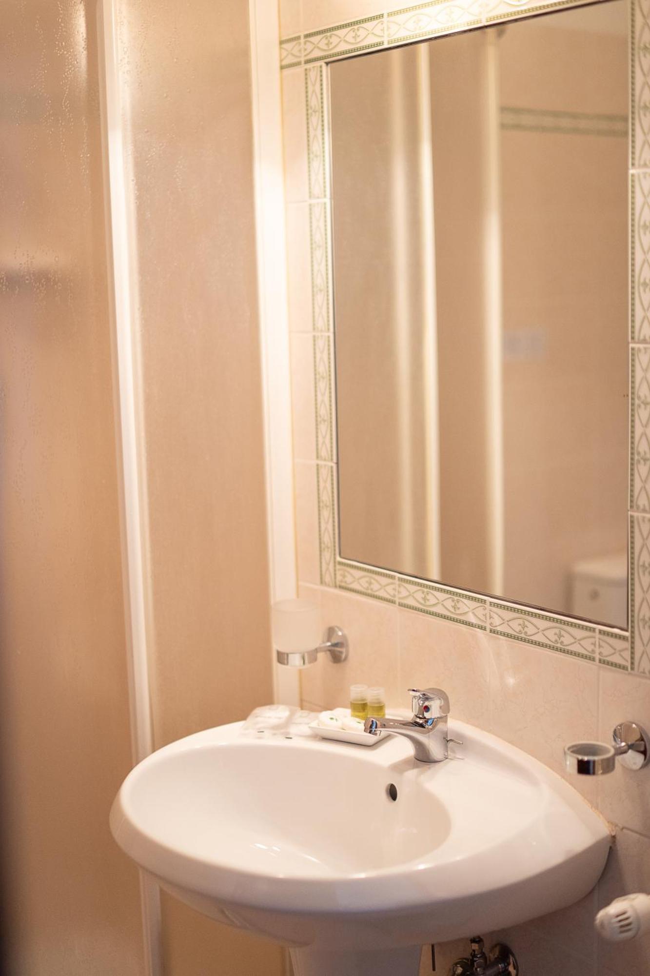 Napoleon Hotel 3*